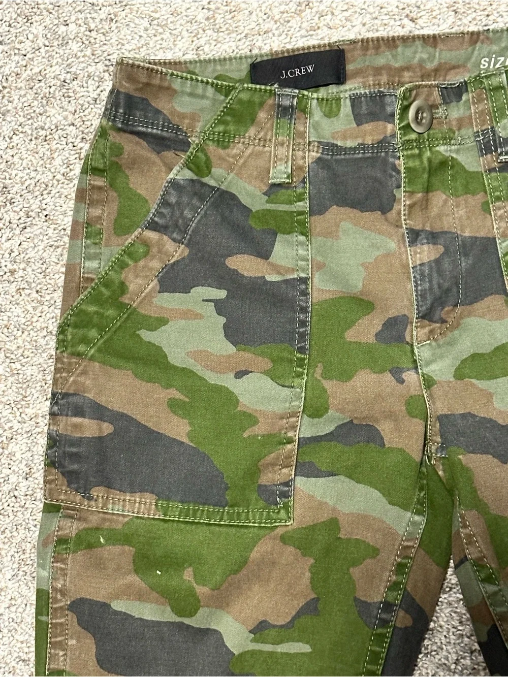 J. Crew Green Camo Utility Cargo Camp Pants Size 0. Inseam 28”